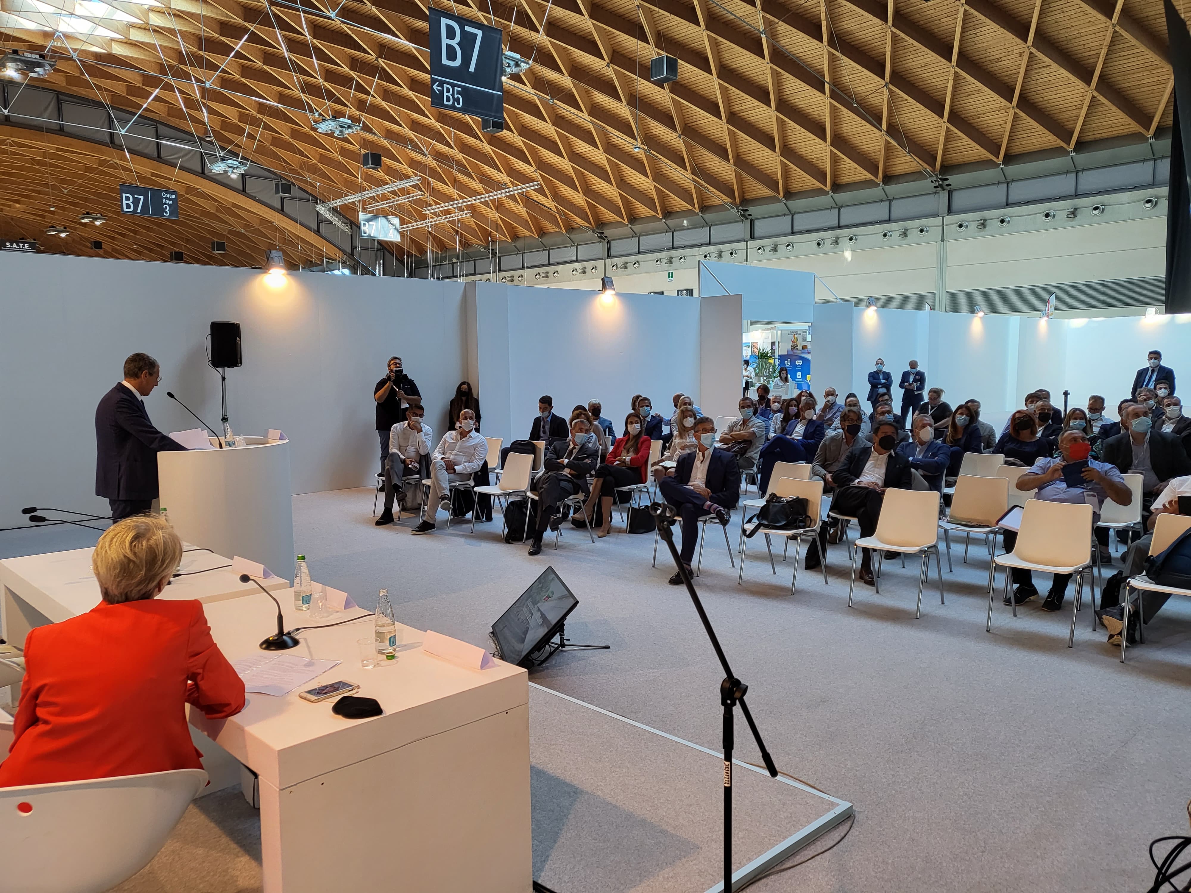 Evento "Il futuro del mondo avicolo tra innovazione e convenienza" promosso da Gidoweek in occasione dell'edizione 2021 di Fieravicola