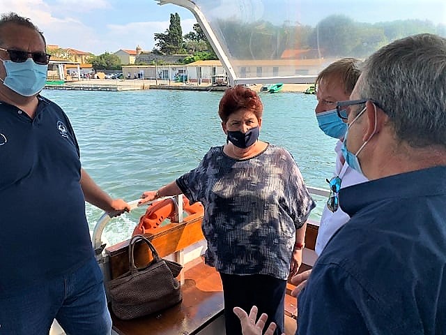 Il ministro del Mipaaf Teresa Bellanova in visita alla Laguna di Orbetello