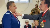 Giovanni Toti (a sx) nominato da Andrea Pedemonte Cabella (a dx) Protettore del salame Sant'Olcese