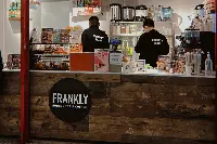 Un locale di Frankly