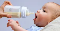 Latte: alimento per neonati, bambini e adulti