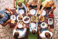 Un pranzo a base di carne