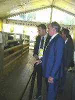 Centinaio in visita a Fattoria Italia