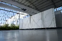 Una lastra di marmo Calacatta di Franchi Umberto Marmi (Carrara)