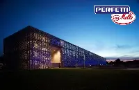 Vista notturna della storica sede di Lainate (Milano), di Perfetti Van Melle