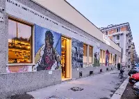 Nuovo market laEsse di Esselunga a Milano Città Studi, in un edificio ricco di storici murales recuperati e resi alla città