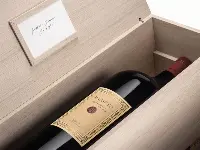 Una bottiglia di Masseto Tenuta Frescobaldi di Bolgheri