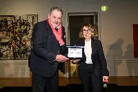 Maria Flora Monini riceve il Premio “Arte: Sostantivo Femminile”