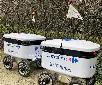 I robot a guida autonoma di Carrefour, in fase d sperimentazione in Belgio per le consegne a domicilio