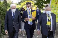 Il Presidente Sergio Mattarella con Ettore Prandini, Presidente Coldiretti e Vincenzo Gesmundo, Segretario gen Coldiretti, in occasione della celebrazione della 1^ Festa dell’educazione alimentare nelle scuole