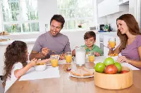 Prima colazione in famiglia