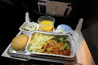 Meal on board of airplanes with single use plastic free