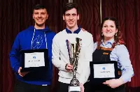 Sigep 2023: al centro, Daniele Ricci decretato ai campionati italiani quale miglior barista d'Italia; alla sua sinistra il 2° classificato, Matteo Pavoni; a destra la classifica ha visto Arianna Peli piazzarsi al 3° posto (foto credits by Luca Rinaldi)