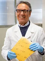 Franco Arici, AD Rotostampa, con vassoio Albatross