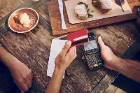 Pagamenti a ristorante con carta di credito