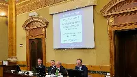 I ministri di Masaf, Mimit e Salute (rispettivamente Lollobrigida, Urso e Schillaci) alla firma dei decreti sugli alimenti a base di insetti