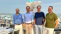 Da sinistra: Carlo Tomaso Parmegiani, Philip Turn Valsassina, Marco Tam, Eros Miani, in occasione del convegno Economia sotto l’Ombrellone 2023 (Lignano Pineta, 24 agosto 2023)