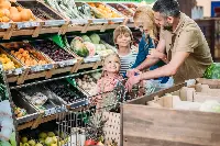 Famiglia al supermercato
