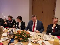 Harald T. Nesvik (al centro), Ministro norvegese per la pesca