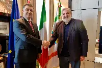 Il presidente della Regione Puglia, Michele Emiliano, incontra il ministro dell'Agricoltura giordano Khaled Hnaifat (Bari, 6 luglio 2023)