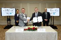 La firma del MoU tra Ieg e Singapore tourism board