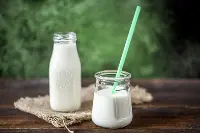 Il kefir di latte è l'ultimo trend nel mondo dei latticini e dei superfood
