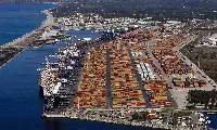 Una veduta aerea del porto di Gioia Tauro
