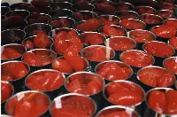 Lattine di pomodoro