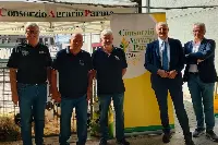 Da sinistra: Roberto Maddè, direttore del Cap di Parma; Maurizio Garlappi e Claudio Bovo, rispettivamente presidente e direttore di Araer; Giorgio Grenzi, presidente del Cap di Parma; Paolo Cotti, presidente Coldiretti Parma