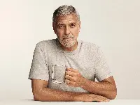 George Clooney nella campagna The empty cup di Nespresso