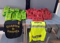 Tabacco per narghilè sequestrato all'Aeroporto di Bologna