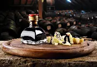 Aceto Balsamico Tradizionale di Modena Dop: l'oro nero delle antiche acetaie modenesi