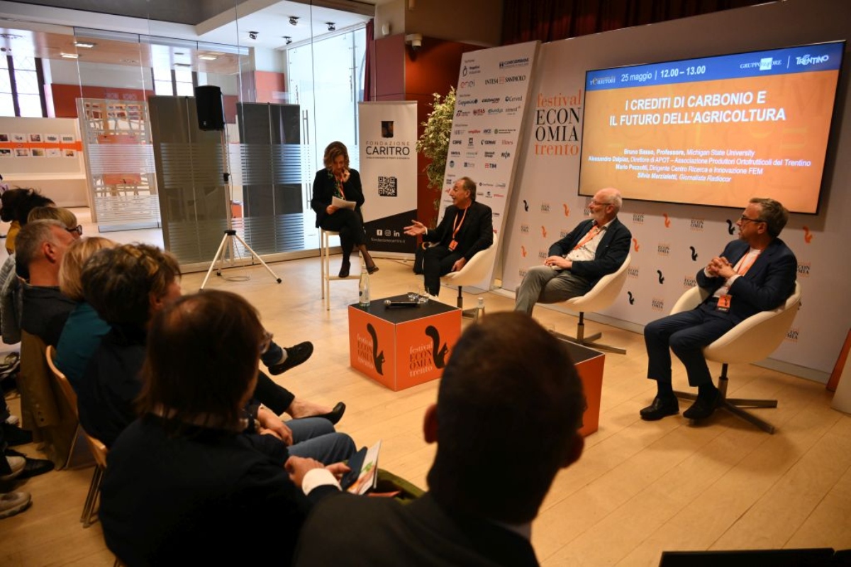 Un momento del dibattito "I crediti di carbonio e il futuro dell'agricoltura" promosso dalla Fondazione Edmund Mach al Festival dell'Economia di Trento (25 maggio 2023)