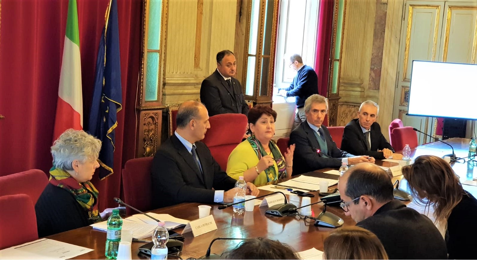 Oggi 12 dicembre 2019 al Mipaaft, in occasione della sigla dell'intesa sul grano duro col Gruppo Barilla: in giallo il ministro Bellanova; accanto a destra Paolo Barilla