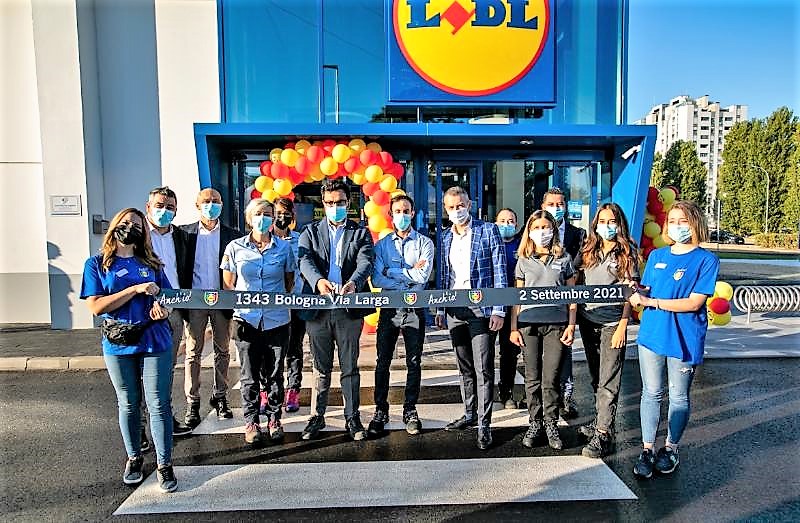 Taglio del nastro del nuovo supermercato Lidl a Bologna, 2 settembre 2021