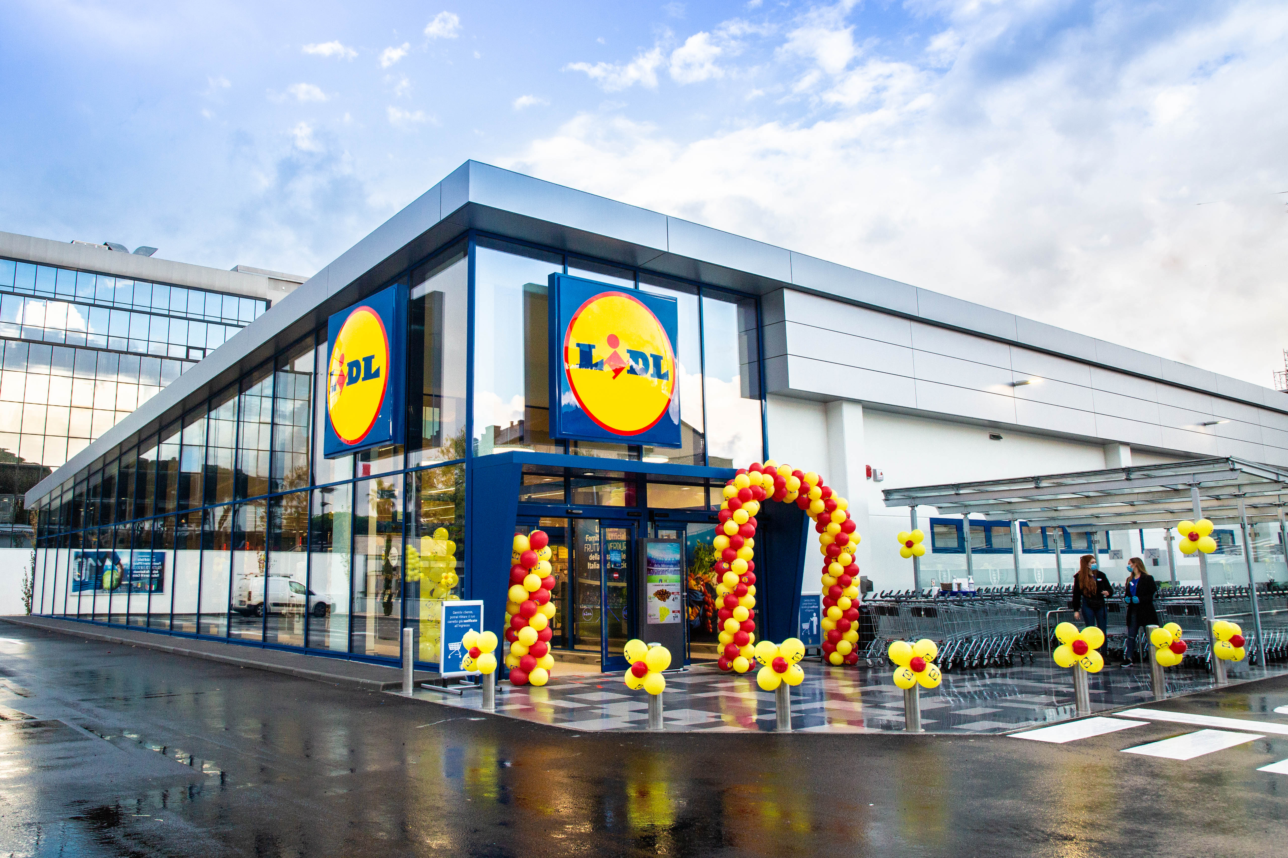 Лидл польша. Лидл Германия. Lidl в Москве. Лидл город в. Lidl в детскую Meradiso.