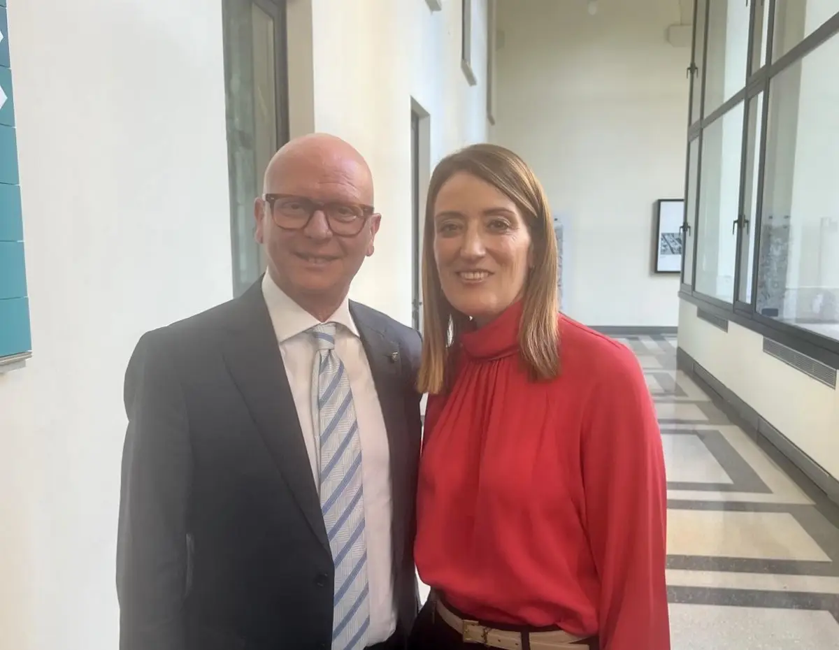 A destra il presidente Copagri Tommaso Battista ricevuto dalla presidente del Parlamento europeo Roberta Metsola.