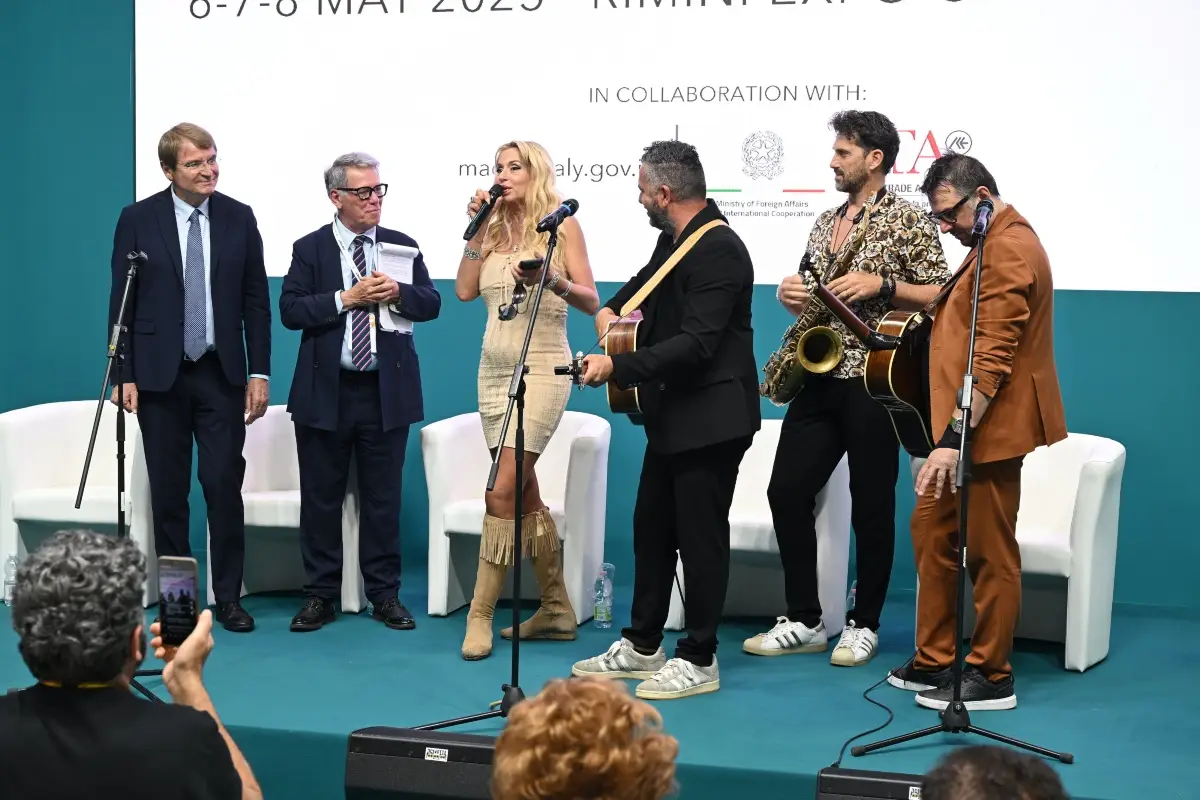 Saluto presidente Macfrut 2025 Renzo Piraccini a chiusura Healthy Food Arena (Riminifiera, 2025)