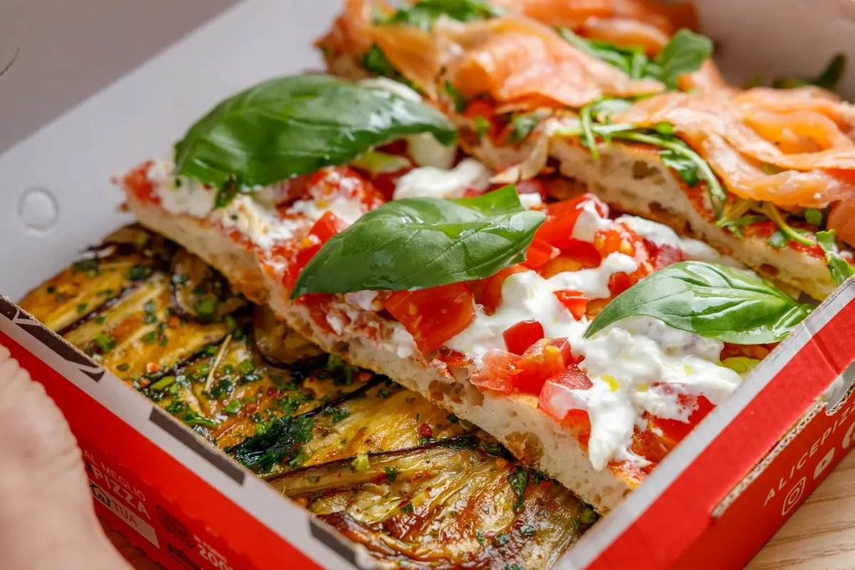 Pizza nel cartone