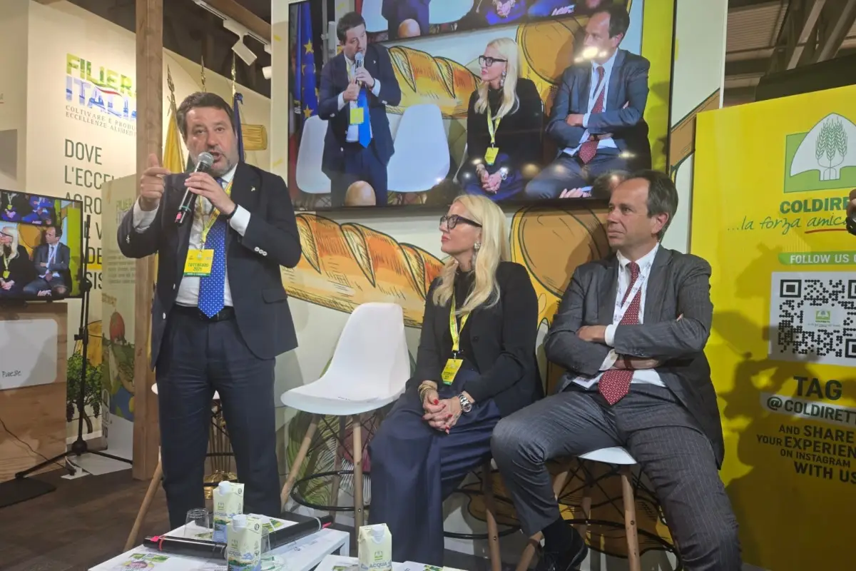 Il ministro dei Trasporti, Matteo Salvini, interviene alla presentazione di campagna “Keep calm and bevi vino italiano” (Tuttofood, Fiera Milano, 5 maggio 2025)