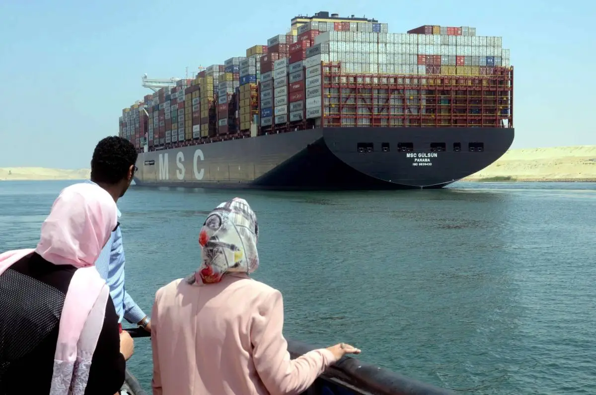 Crisi del Mar Rosso, navi portacontainer bloccate con le merci