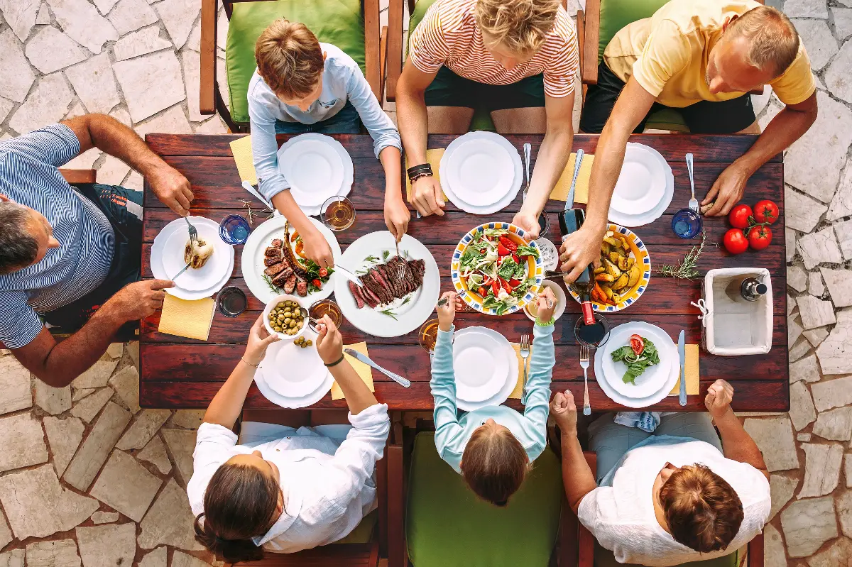 Un pranzo a base di carne