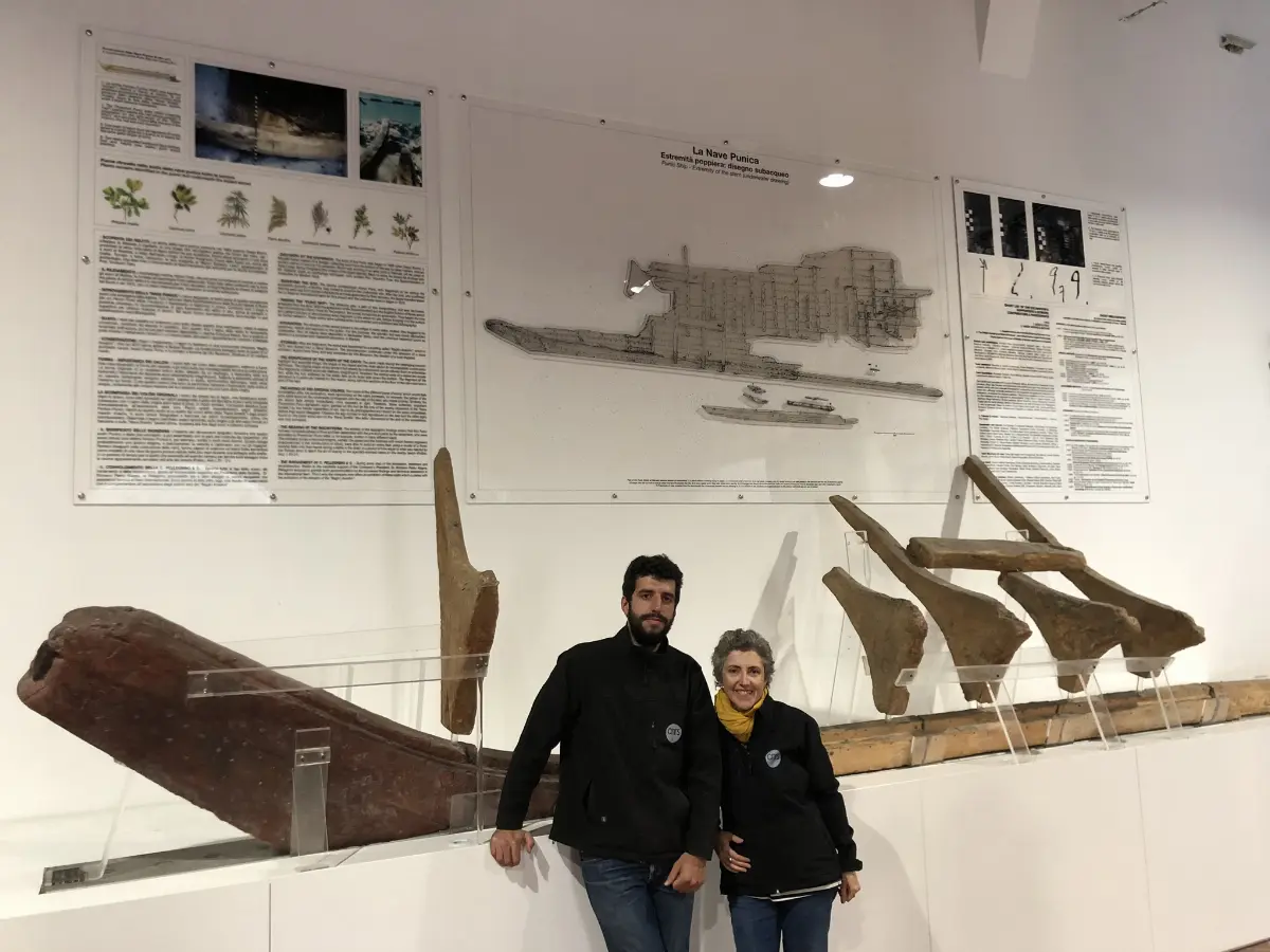 Esperti al lavoro sulla nave punica custodita nelle Cantine Pellegrino