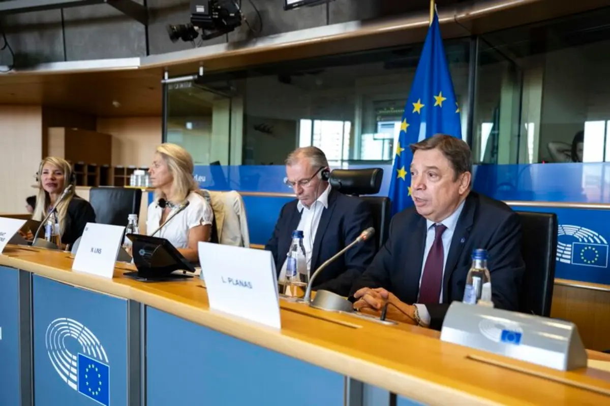 Il ministro spagnolo dell'Agricoltura, Luis Planas parla alla Commissione Agricoltura e Sviluppo Rurale (Bruxelles, 19 settembre 2023)