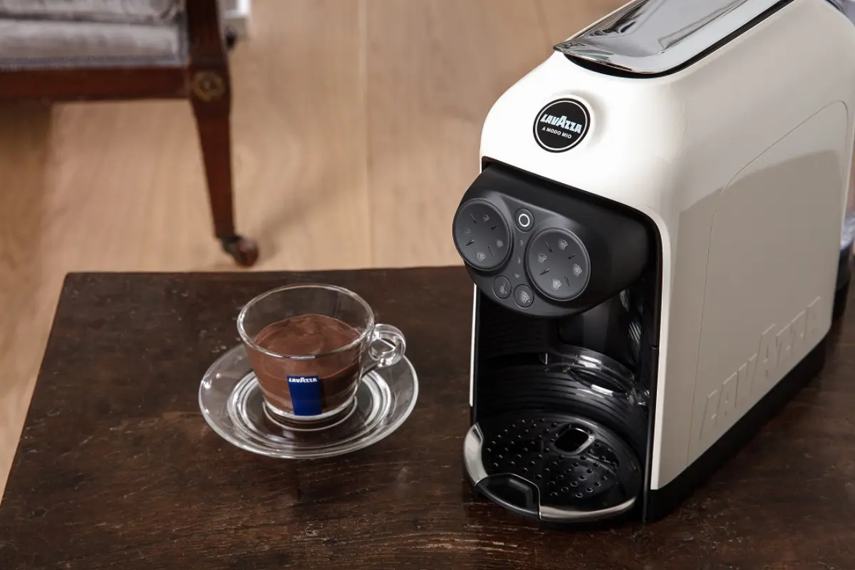 Presentata la nuova macchina per caffè Lavazza Deséa