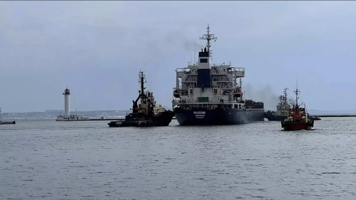 Nave Razoni salpa dal porto di Odessa col suo carico di grano ucraino, destinazione finale il Libano (1/8/2022)