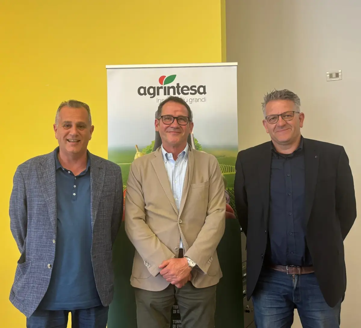 Da sinistra, Cristian Moretti, direttore generale Agrintesa; Gabriele Cristofori, presidente di Ortolani Cofri e Aristide Castellari presidente Agrintesa