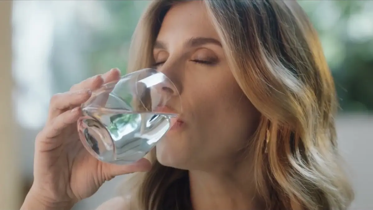 Spot Acqua San Benedetto con Elisabetta Canalis