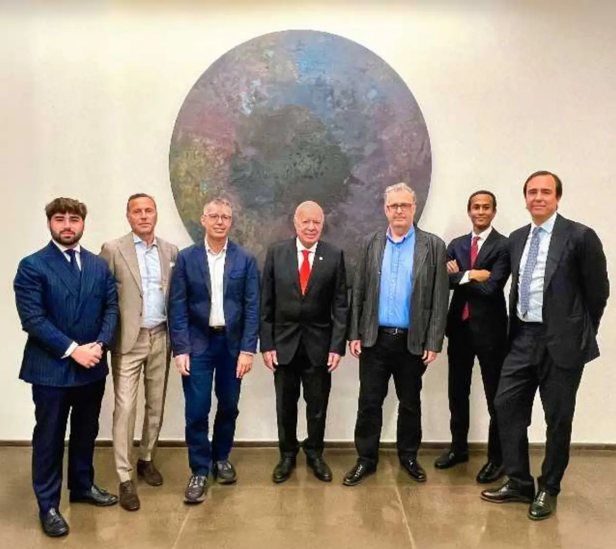 Da sinistra: Carlo Cocozza (Head of Finance RMC), Luigi Summa (Partner HCP), Stefano Ottolina (Chief Revenue Officer Ottolina), Remo Ottolina (Pres. Ottolina), Fabio Ottolina (CEO Ottolina), Omar Uger Agiami (Partner HCP), Emanuele Musini (CEO RMC)