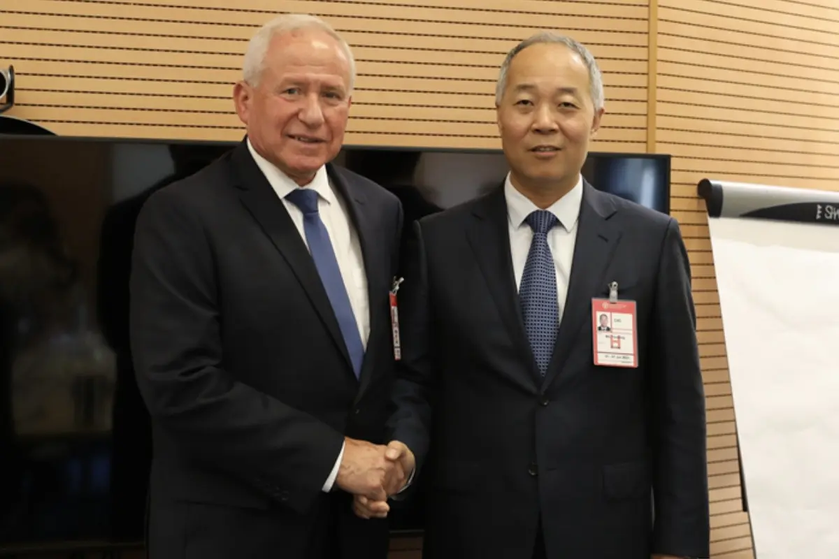 Il ministro dell'Agricoltura israeliano, Avi Dichter, incontra il viceministro dell'Agricoltura cinese, Ma Youxiang